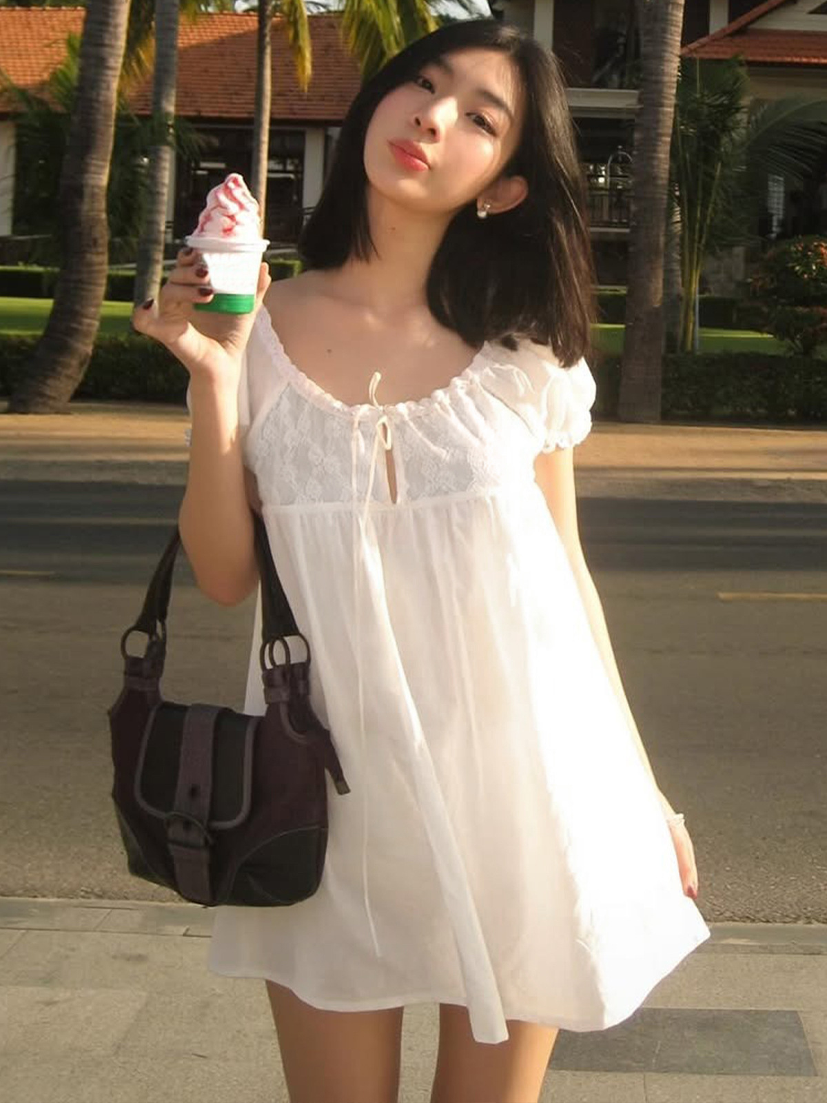 Miniabito bianco in pizzo con  - Off Shoulder Puff Sleeve Sundress recensione e prezzo