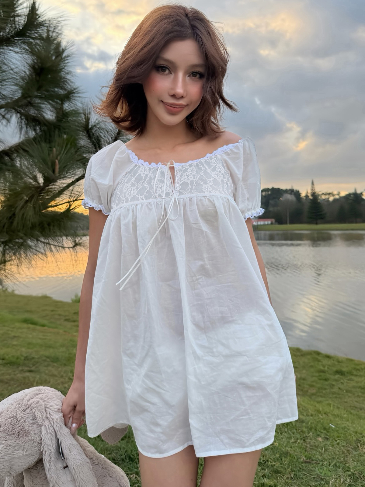 Miniabito bianco in pizzo con  - Off Shoulder Puff Sleeve Sundress recensione e prezzo
